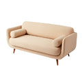 Zachte, moderne bank met kussens in neutraal beige